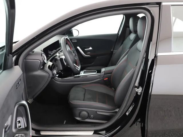Mercedes-Benz A 250 4MATIC AMG Line