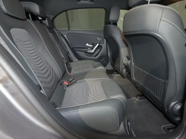 Mercedes-Benz A 200 A 200 d Progressive