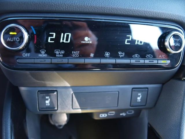 Toyota Yaris Hatchback Lounge