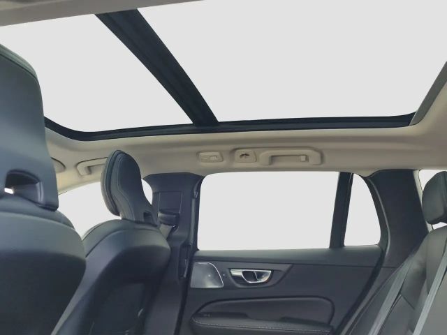 Volvo V60 Cross Country AWD Ultimate