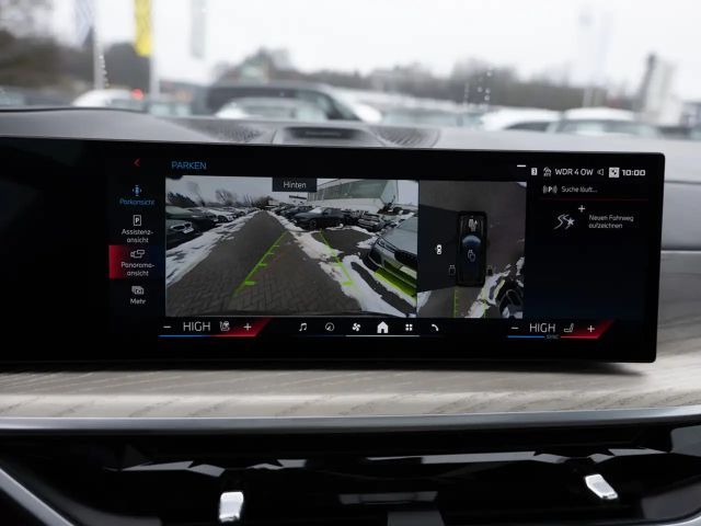 BMW X7 M 60i FACEL. PANO HUD 360° LED STANDHZ B&W