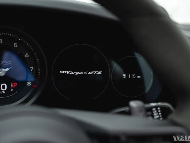 Porsche 992 4 Cabrio GTS Targa