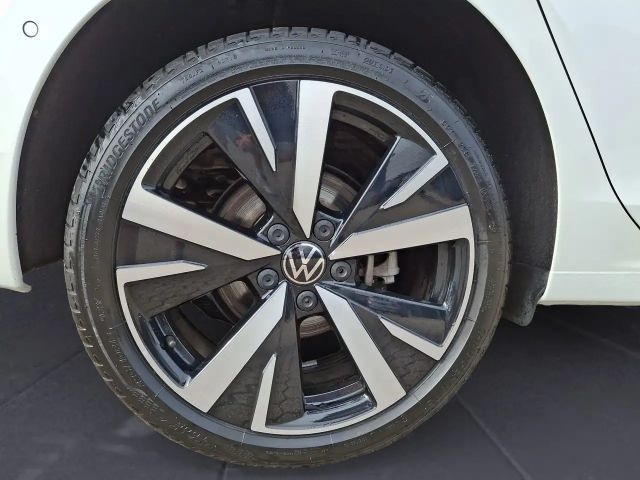 Volkswagen Golf DSG Style eHybrid