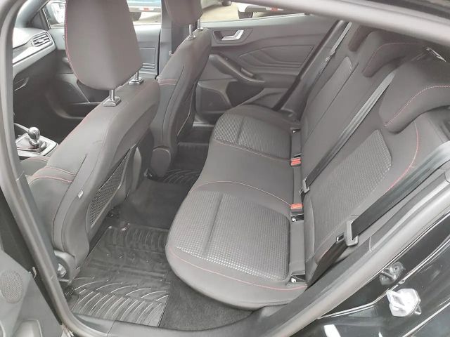 Ford Focus EcoBoost ST Line