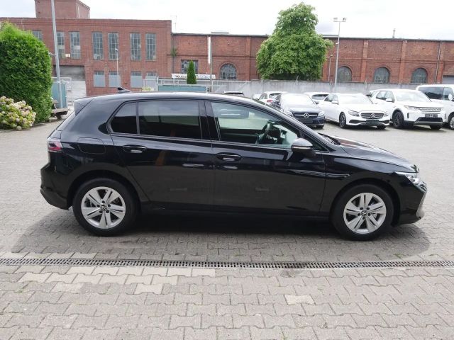 Volkswagen Golf 1.5 eTSI Golf VIII Life