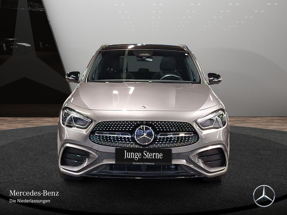 Mercedes-Benz GLA 200 AMG Line