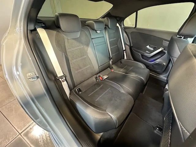 Mercedes-Benz A 200 AMG Line