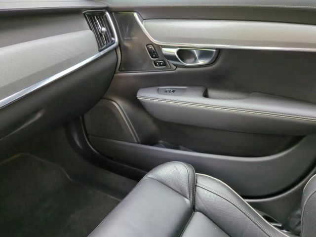 Volvo V90 R-Design Recharge T8