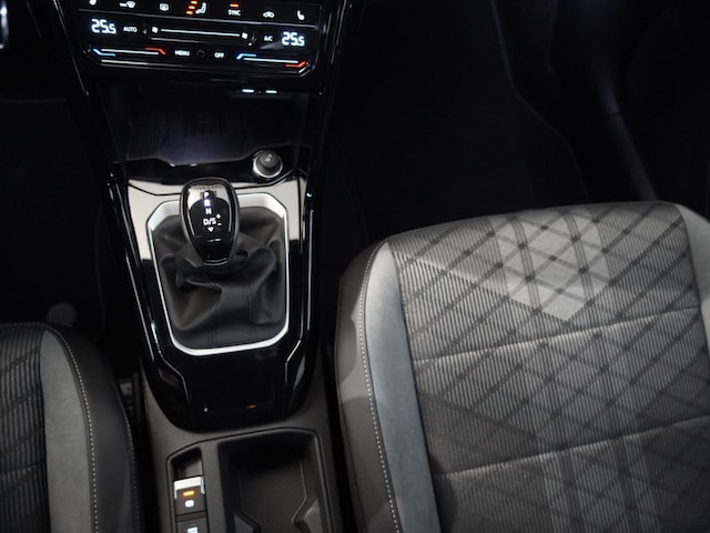 Volkswagen T-Roc R-Line Style