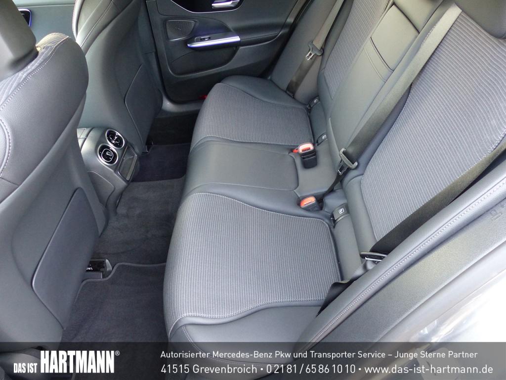 Mercedes-Benz C 180 AVANTGARDE Sedan