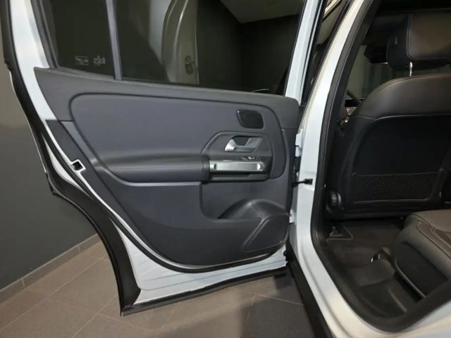 Mercedes-Benz EQB 300 4MATIC AMG Line