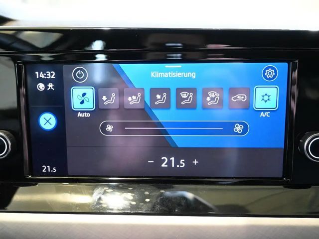 Volkswagen Golf Life Variant