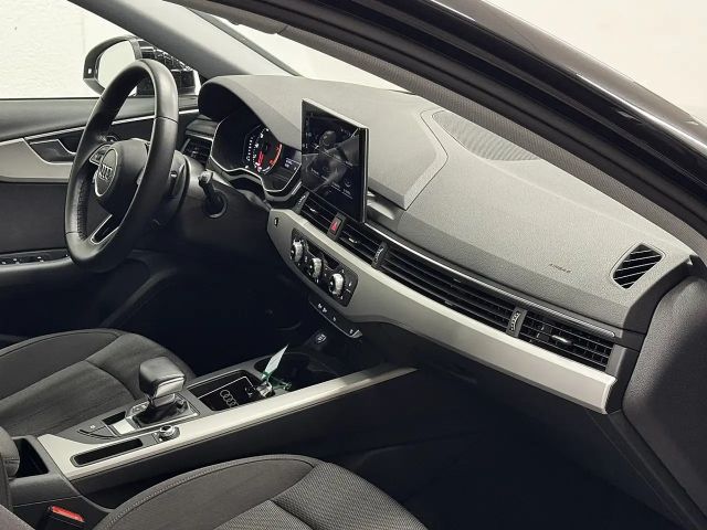 Audi A4 35 TFSI Avant S-Tronic