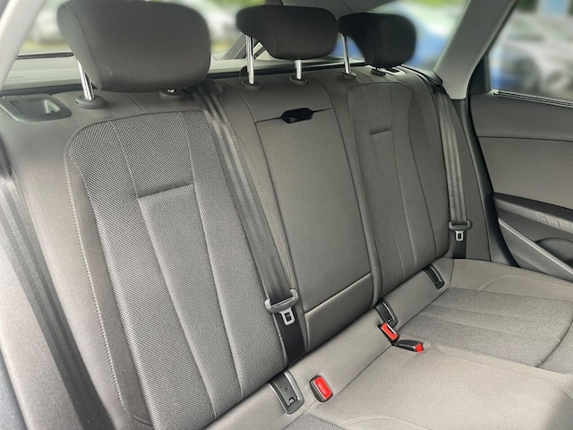 Audi A4 35 TFSI Avant S-Tronic