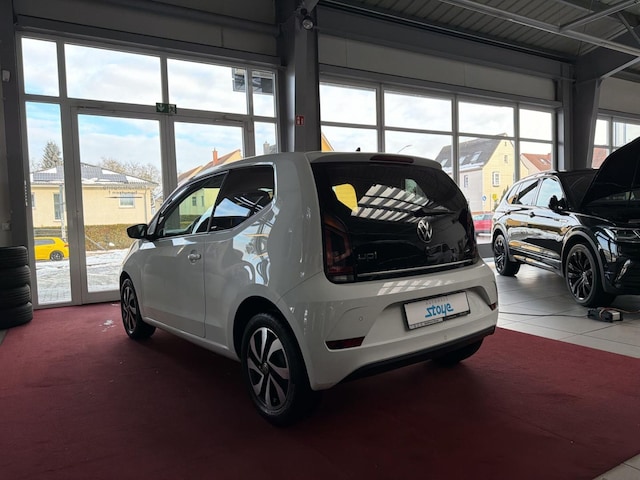 Volkswagen up! Active
