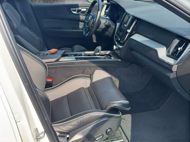 Volvo XC60 AWD R-Design Recharge T6