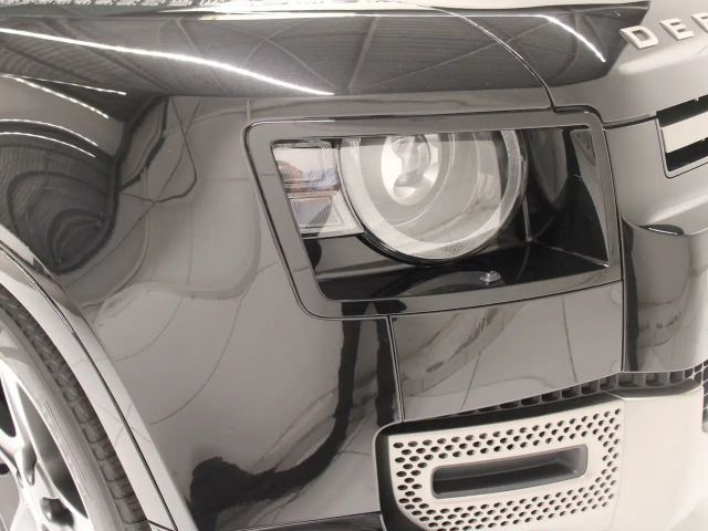 Land Rover Defender 110 D300 Dynamic SE