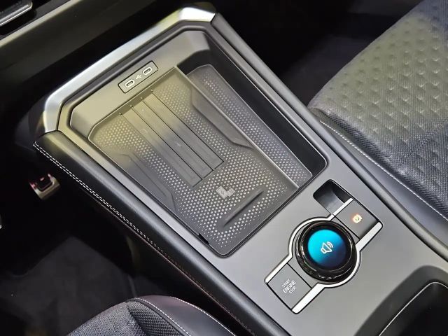 Volkswagen T-Roc 1.5 TSI DSG IQ.Drive R-Line