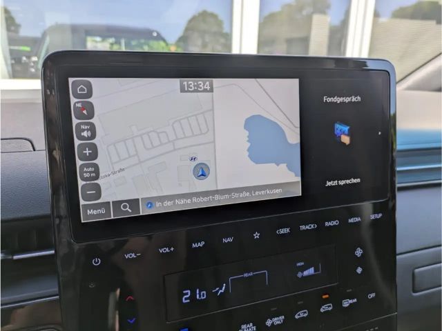 Hyundai Staria Signature