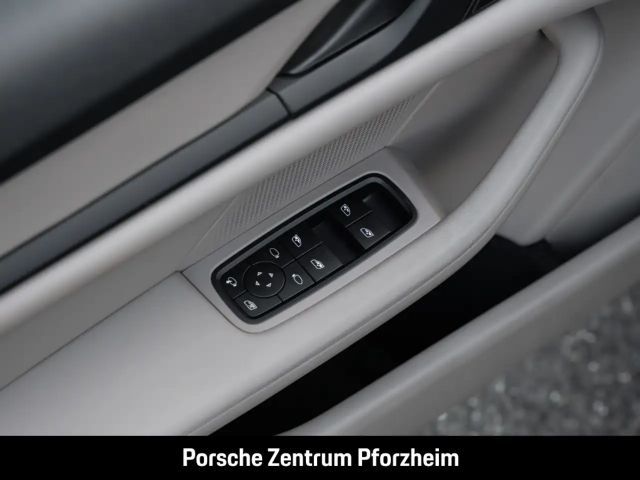 Porsche Taycan InnoDrive Luftfederung Rückfahrkamera