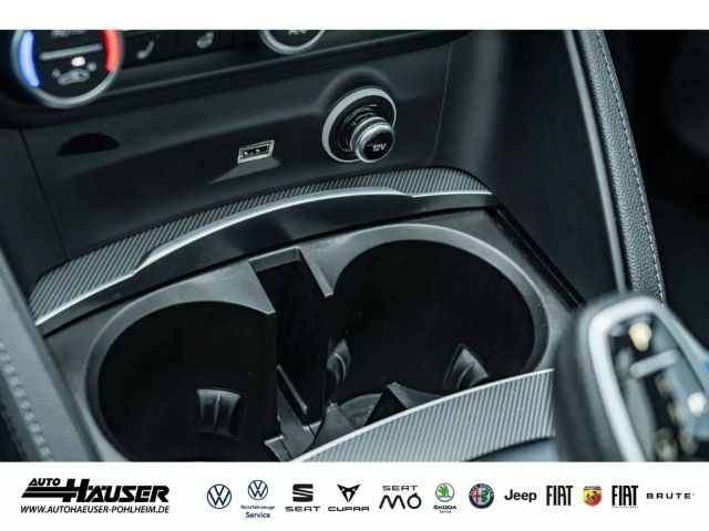 Alfa Romeo Stelvio AT8 Q4 Veloce