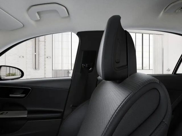 Mercedes-Benz C 180 AVANTGARDE Sedan