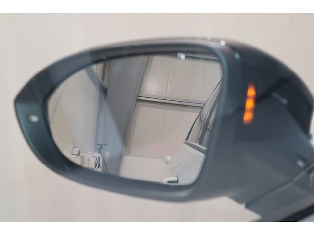 Volkswagen Golf 1.5 eTSI DSG Variant