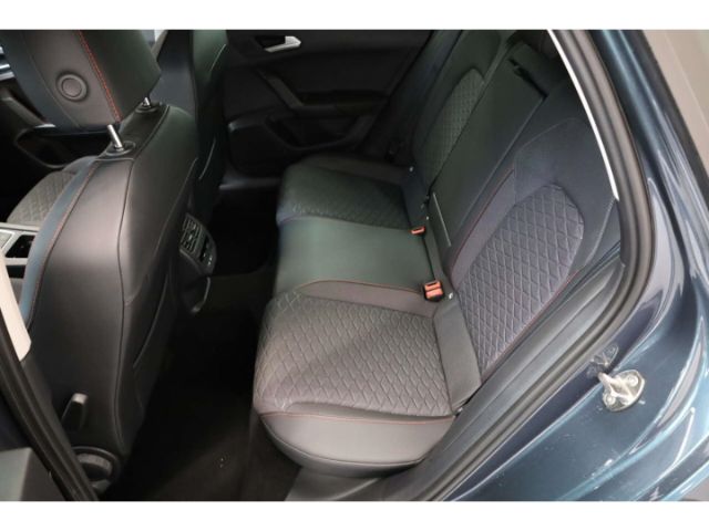 Seat Leon 1.5 eTSI FR-lijn Sportstourer