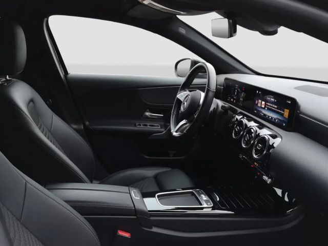 Mercedes-Benz A 180 A 180 d Progressive