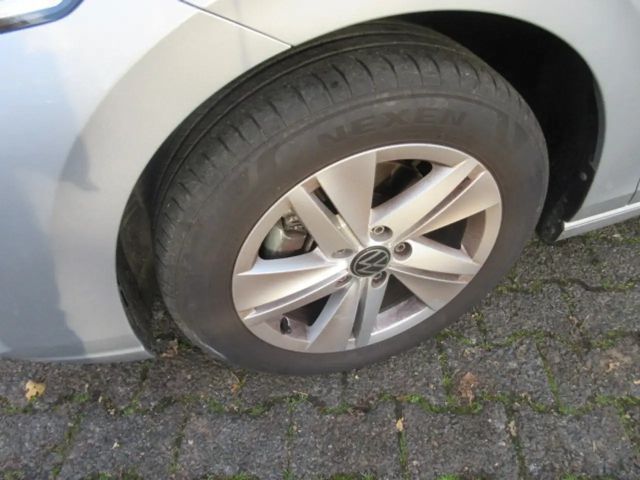 Volkswagen Golf 1.0 TSI Life