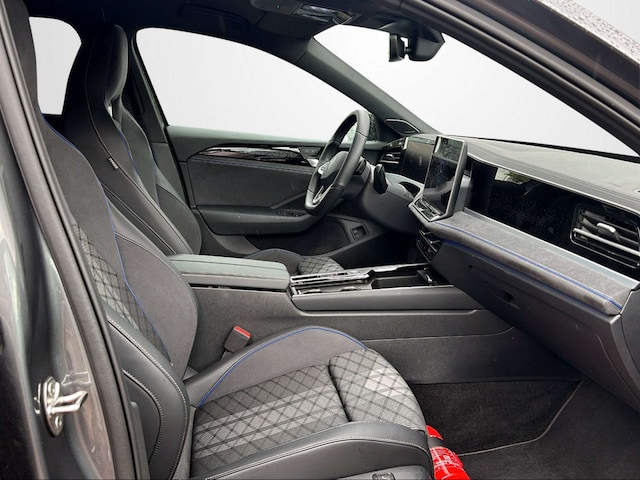 Volkswagen Passat R-Line eHybrid