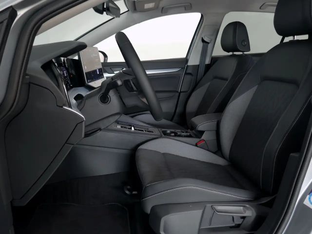 Volkswagen Golf 1.5 eTSI DSG Golf VIII