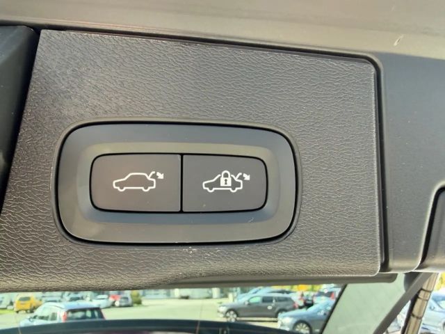 Volvo XC60 Dark Plus