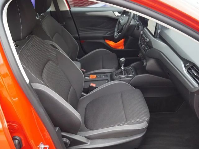 Ford Focus Cool & Connect Wagon