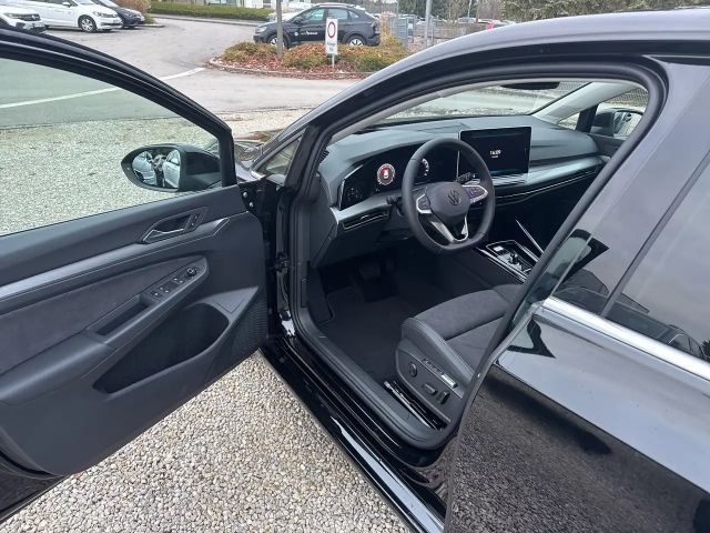 Volkswagen Golf Style