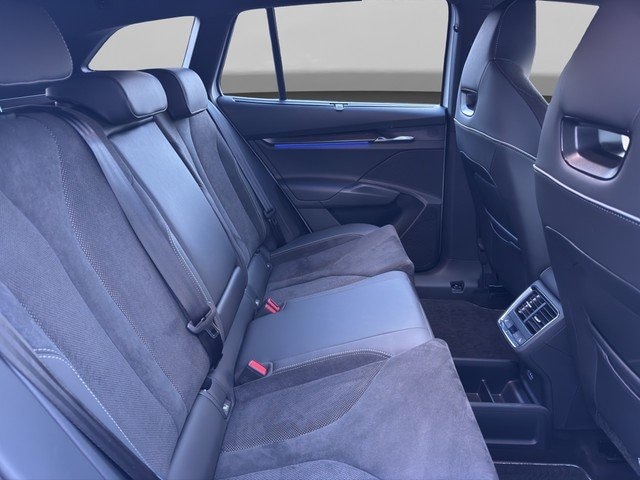 Skoda Enyaq x AHK*ACC*DCC*SOUND*LED*HUD Akustikglas PDC SpurH