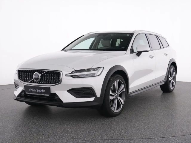 Volvo V60 Cross Country AWD Plus