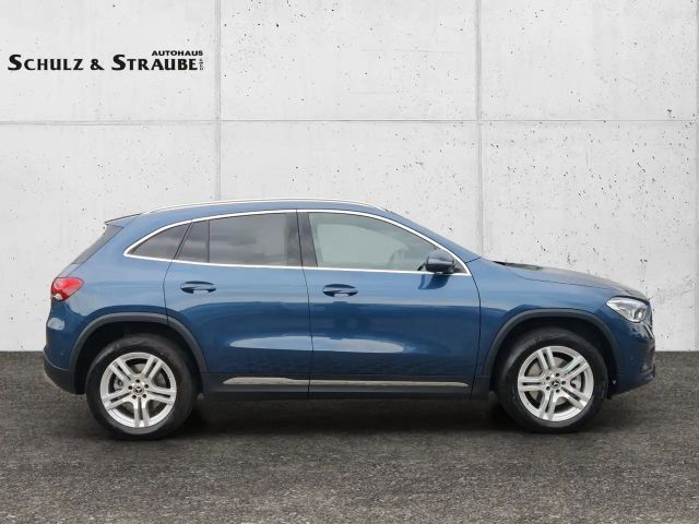 Mercedes-Benz GLA 250 4MATIC Progressive