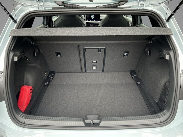 Volkswagen Golf 1.5 eTSI Golf VIII R-Line