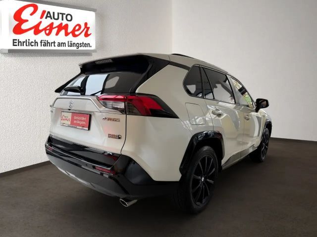 Suzuki Across E-Four Flash