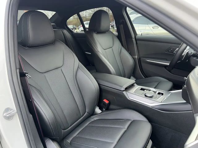 BMW 320 320i M-Sport Sedan