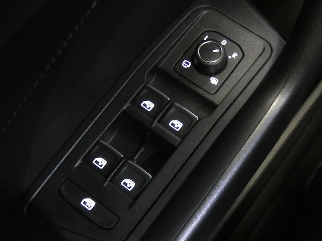 Volkswagen T-Roc T-ROC 1.5 E2 R-L  BT110 TSID7F