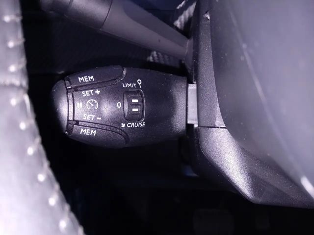 Peugeot E-2008 Active Pack