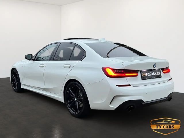 BMW 320 320i M-Sport Sedan