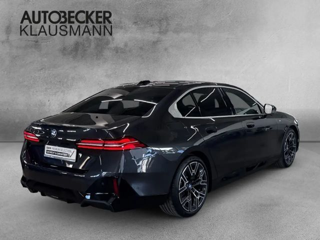 BMW 530 530e M-Sport Sedan