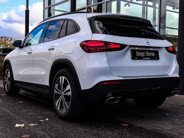 Mercedes-Benz GLA 180 ProgressiveAdvanced/AHK/Kamera/LED/Night