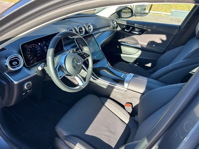 Mercedes-Benz C 200 C 200 d Sedan