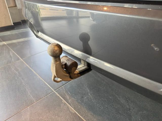 BMW 330 330e M-Sport xDrive