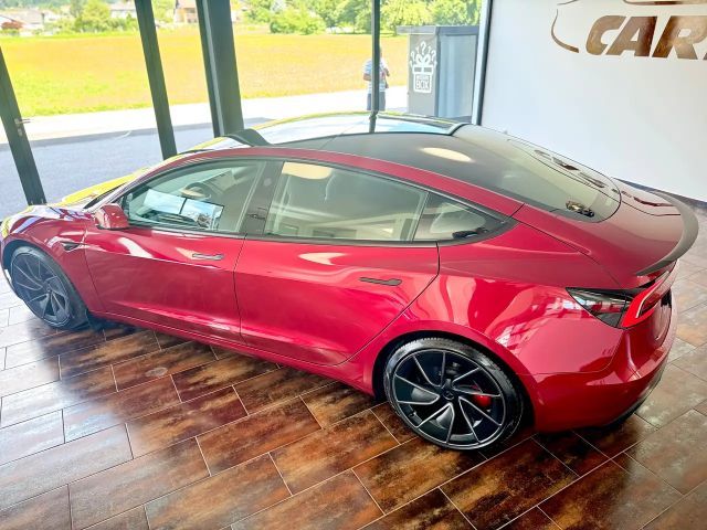 Tesla Model 3 Performance