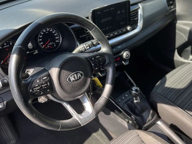 Kia Stonic 1,25 MPI ISG Silber